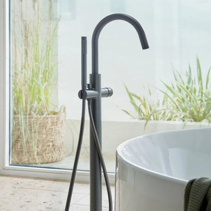 Vado Safari Fluted Leverless Twist-Top Floorstanding Bath Shower Mixer Tap with Shower Kit
